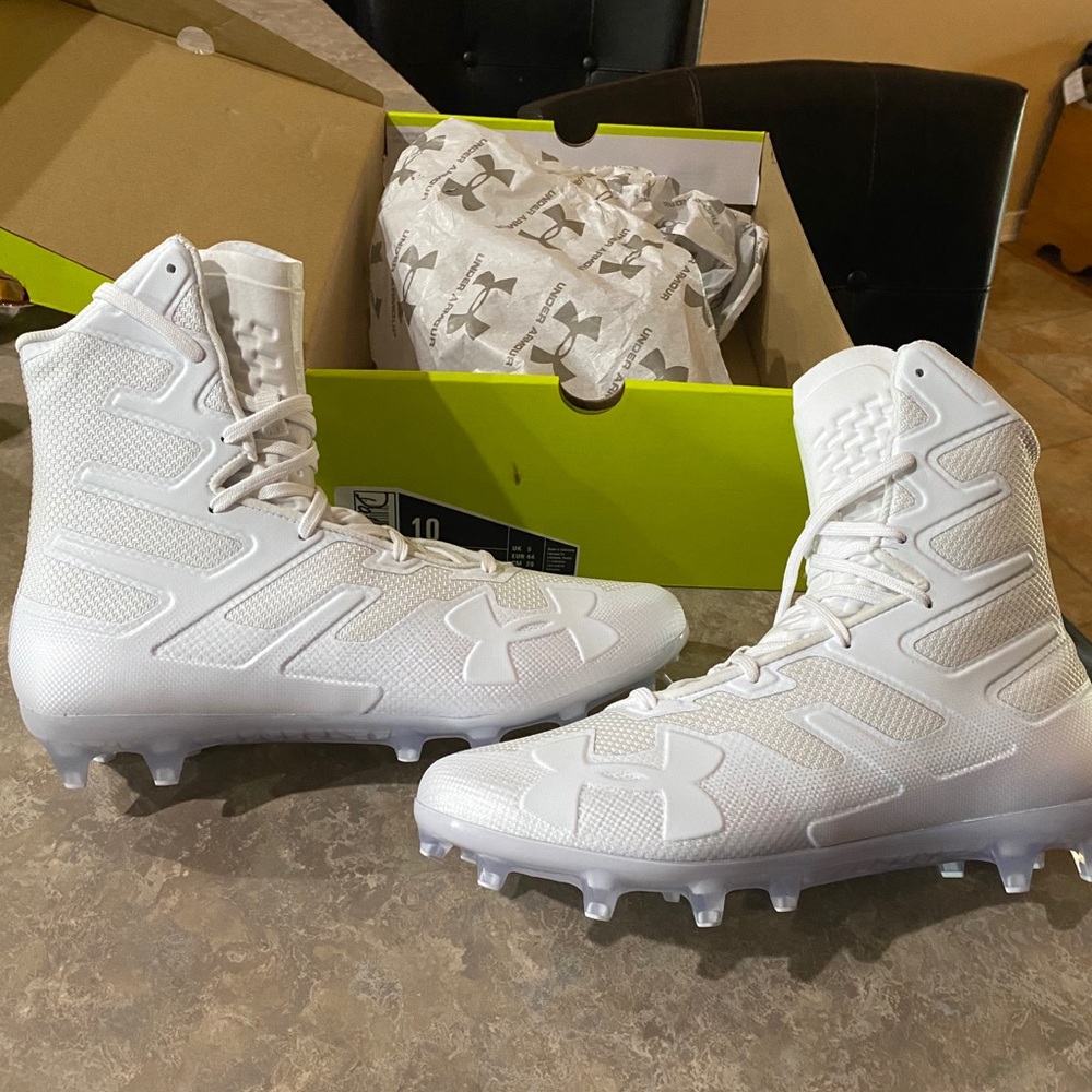 NIB NWT under armour highlight cleats